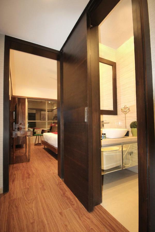 Theory9 Premium Service Apartments Khar Mumbai Exterior photo